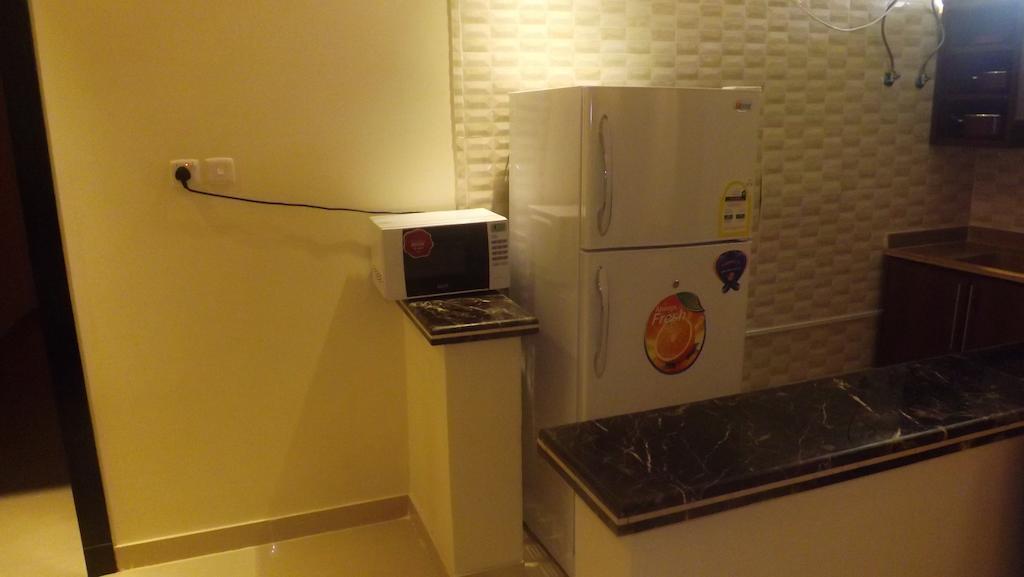 Baron Palace - Almasif Hotel Apartments Riyadh Room photo