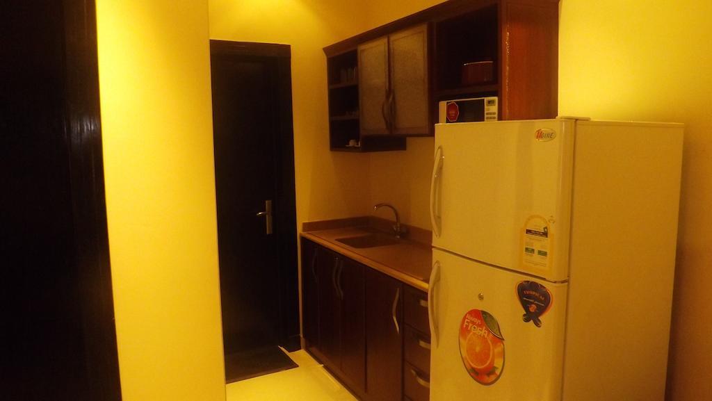 Baron Palace - Almasif Hotel Apartments Riyadh Room photo